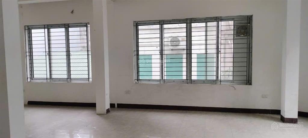 Cho thuê nhà 2 tầng lô góc mặt tiền đốc ngữ, ba đình, hn. giá 15 tr/tháng