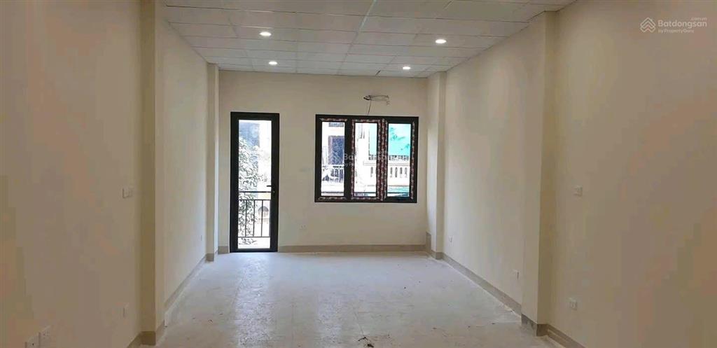 Cho thuê nhà 60m*5 tầng, thang máy, ngõ 55 hoàng hoa thám, ngọc hà, ba đình, giá 24 triệu (tl).