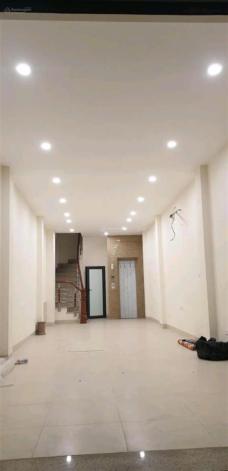 Cho thuê nhà 60m*5 tầng, thang máy, ngõ 55 hoàng hoa thám, ngọc hà, ba đình, giá 24 triệu (tl).