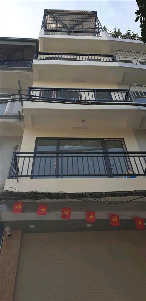 Cho thuê nhà 60m*5 tầng, thang máy, ngõ 55 hoàng hoa thám, ngọc hà, ba đình, giá 24 triệu (tl).