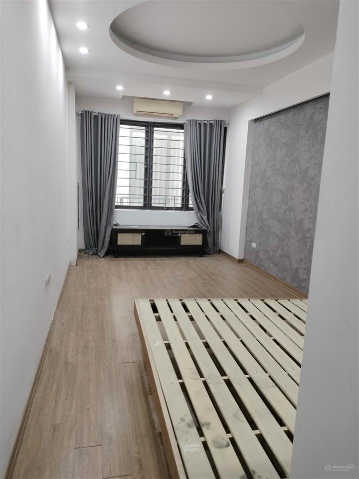 Chính chủ cho thuê nhà 35m*5 tầng, full đồ, số 3 ngõ 696 nguyễn văn cừ, bồ đề, giá 10 triệu(tl).