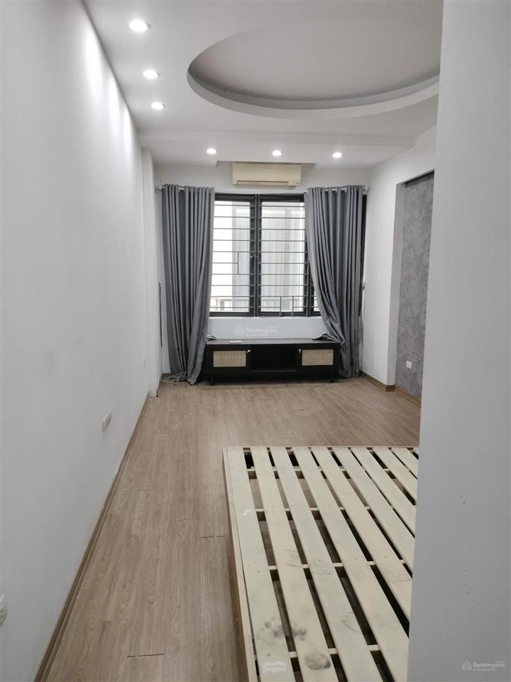 Chính chủ cho thuê nhà 35m*5 tầng, full đồ, số 3 ngõ 696 nguyễn văn cừ, bồ đề, giá 10 triệu(tl).