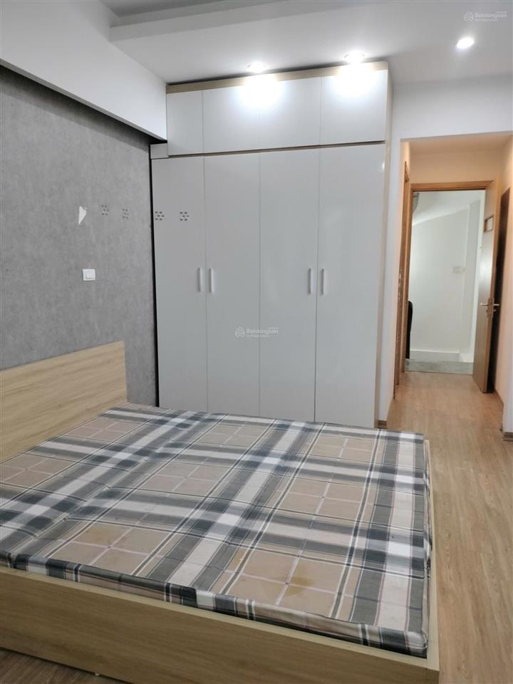 Chính chủ cho thuê nhà 35m*5 tầng, full đồ, số 3 ngõ 696 nguyễn văn cừ, bồ đề, giá 10 triệu(tl).