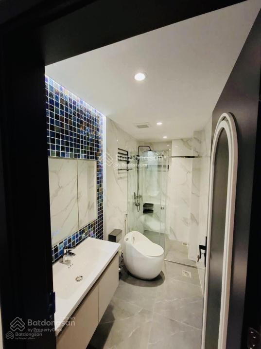 Cho thuê biệt thự 120m*6 tầng, thang máy, full đồ, liền kề hồng tiến, long biên, giá 35 triệu (tl).