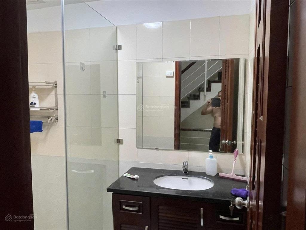 Cho thuê nhà liền kề 100m*5 tầng, đẹp, phố hoàng quốc việt, cầu giấy