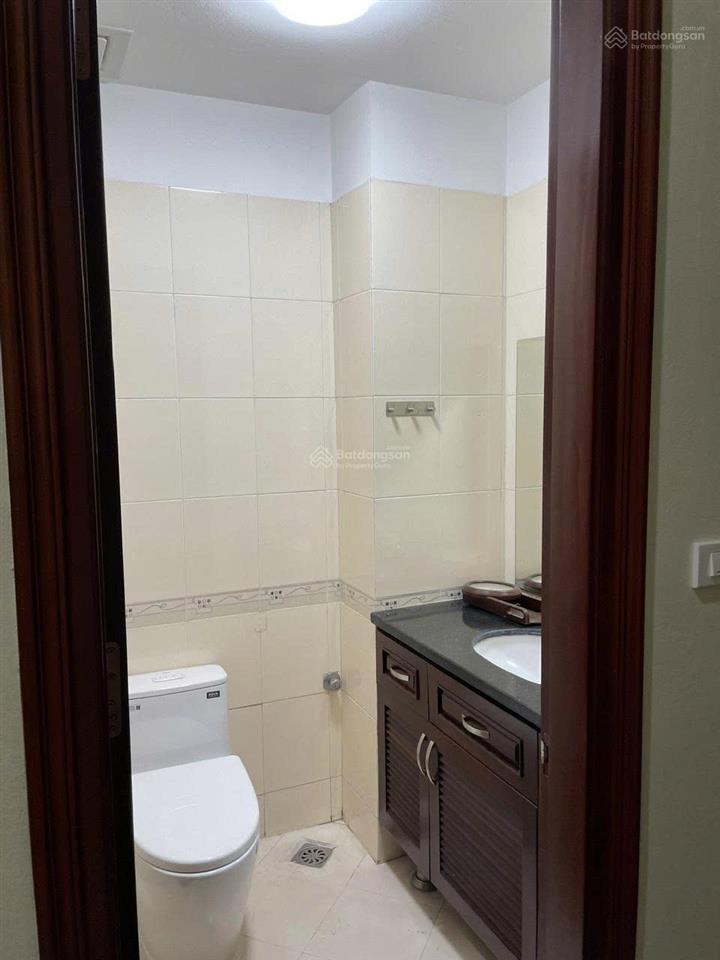 Cho thuê nhà liền kề 100m*5 tầng, đẹp, phố hoàng quốc việt, cầu giấy