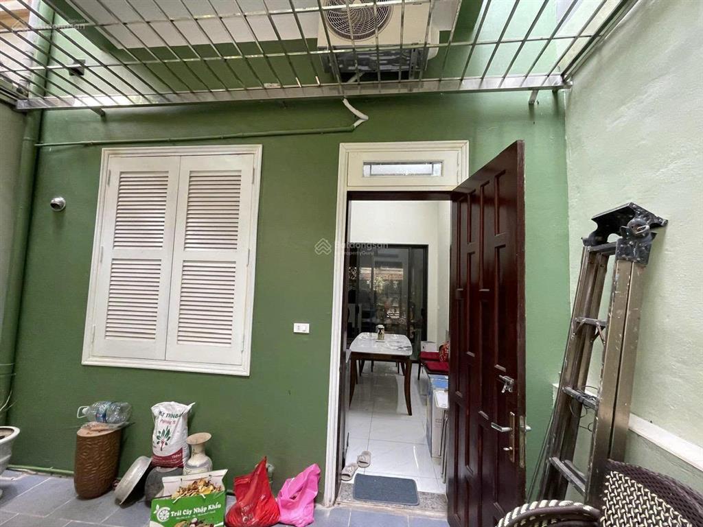 Cho thuê nhà liền kề 100m*5 tầng, đẹp, phố hoàng quốc việt, cầu giấy