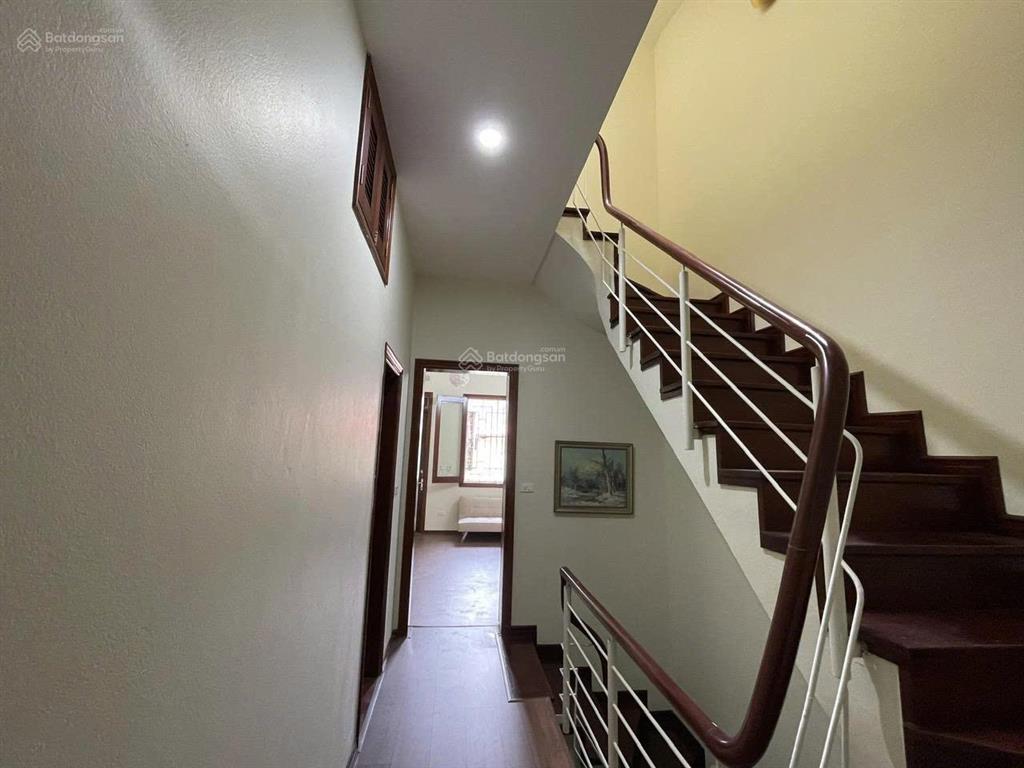 Cho thuê nhà liền kề 100m*5 tầng, đẹp, phố hoàng quốc việt, cầu giấy