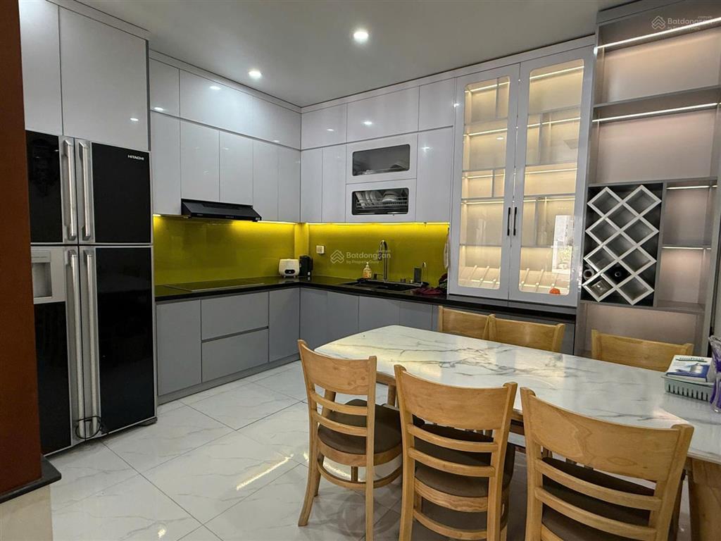 Cho thuê nhà 50m*4 tầng, nhà mới, full đồ, phố phúc đồng, giá 9 triệu (tl).