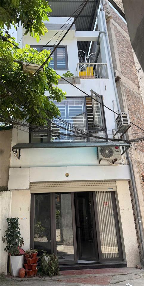 Cho thuê nhà 50m*4 tầng, nhà mới, full đồ, phố phúc đồng, giá 9 triệu (tl).