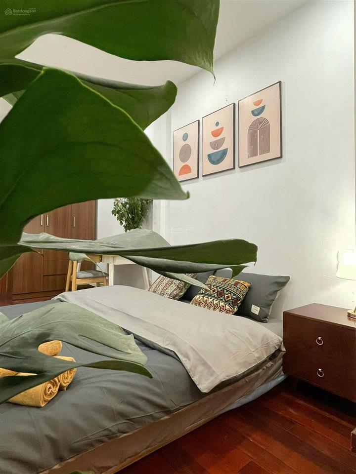 Cho thuê nhà 30m*5 tầng, full đồ phố hàng gà, hàng bồ, hoàn kiếm, giá 22 triệu.