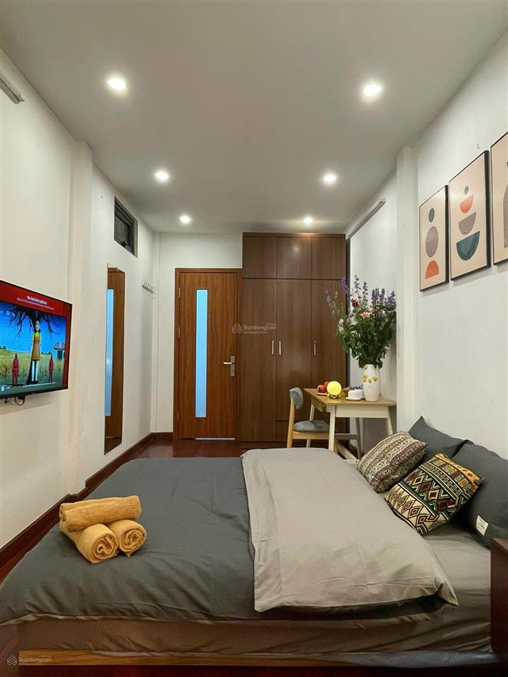 Cho thuê nhà 30m*5 tầng, full đồ phố hàng gà, hàng bồ, hoàn kiếm, giá 22 triệu.