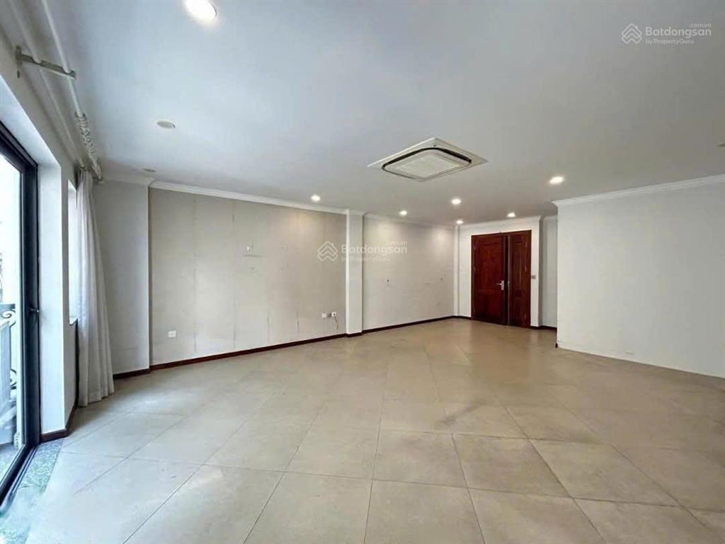 Cho thuê nhà 65m*8 tầng, hào nam, phố ô chợ dừa, quận đống đa, giá 54 triệu.