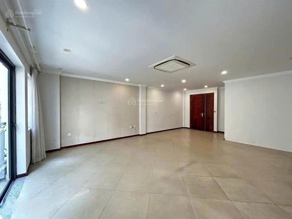 Cho thuê nhà 65m*8 tầng, hào nam, phố ô chợ dừa, quận đống đa, giá 54 triệu.