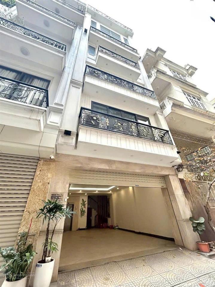 Cho thuê nhà 65m*8 tầng, hào nam, phố ô chợ dừa, quận đống đa, giá 54 triệu.