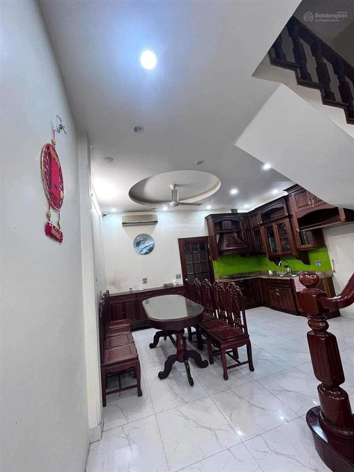 Cho thuê nhà 80m2 x 4,5 tầng, ngõ 583 kim ngưu, hai bà trưng, (ô tô đỗ cửa), giá 18 triệu