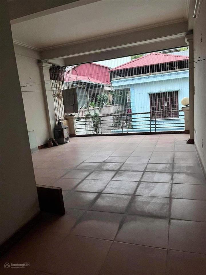 Cho thuê nhà 80m2 x 4,5 tầng, ngõ 583 kim ngưu, hai bà trưng, (ô tô đỗ cửa), giá 18 triệu