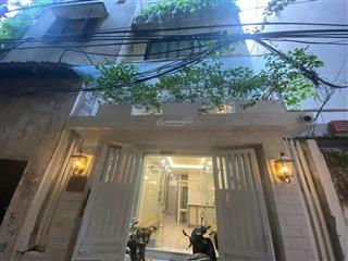 Cho thuê nguyên căn 65m² x 5 tầng, thang máy, đào tấn, ba đình, giá 30 triệu.