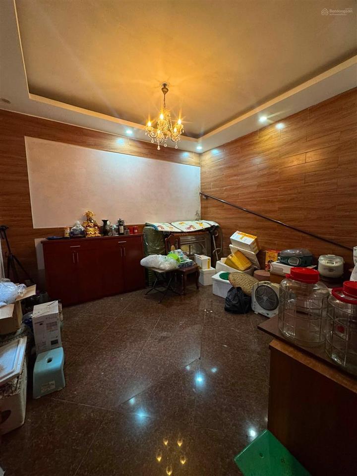 Cho thuê nhà nguyên căn 270m*2.5 tầng, ngõ 189 hoàng hoa thám, ba đình, giá 30 triệu (tl)