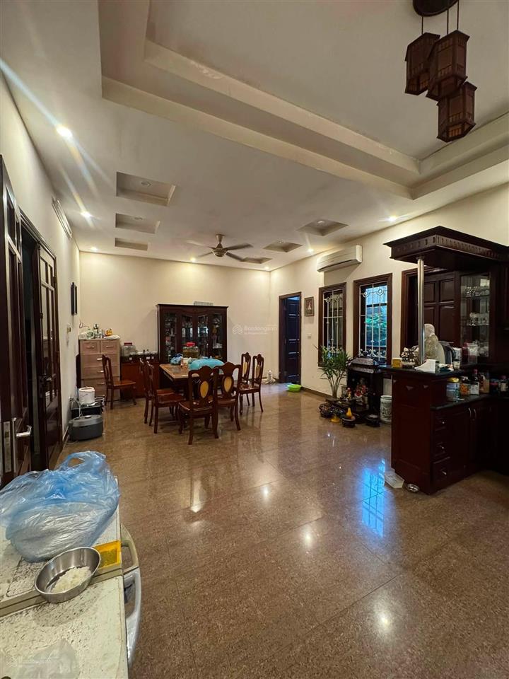 Cho thuê nhà nguyên căn 270m*2.5 tầng, ngõ 189 hoàng hoa thám, ba đình, giá 30 triệu (tl)
