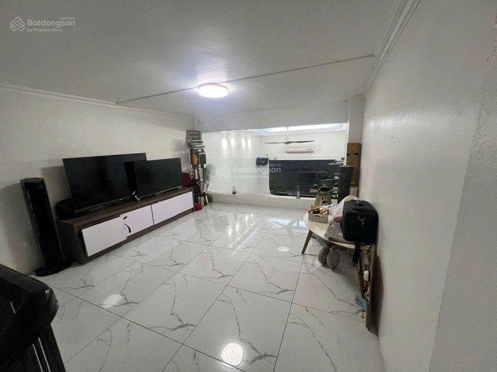 Cho thuê nhà phân lô 38m2*5 tầng, ngõ 51 lãng yên, phường hồng hà, quận hai bà trưng, giá 15 triệu