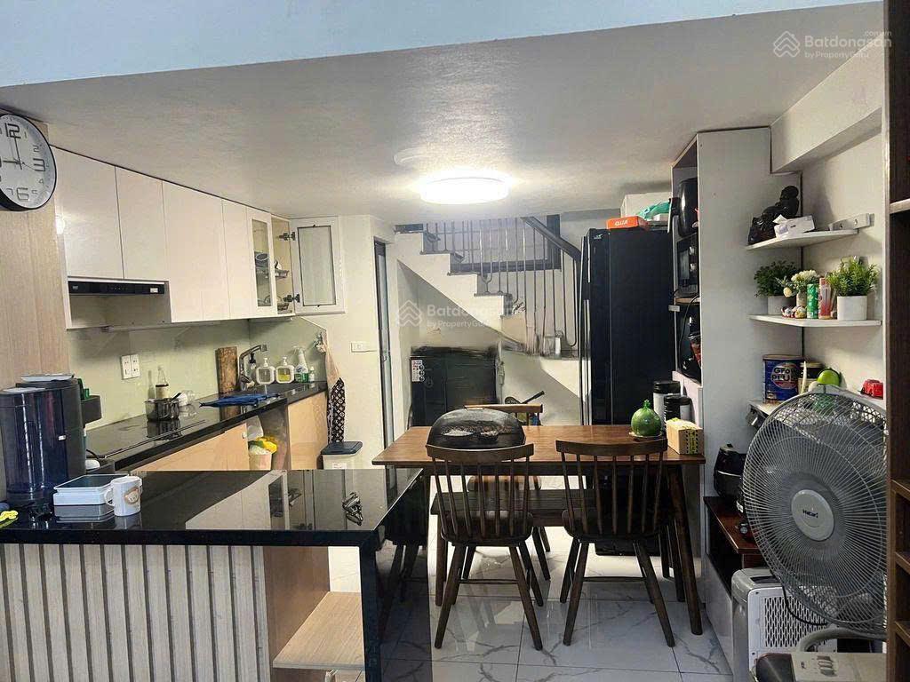 Cho thuê nhà phân lô 38m2*5 tầng, ngõ 51 lãng yên, phường hồng hà, quận hai bà trưng, giá 15 triệu