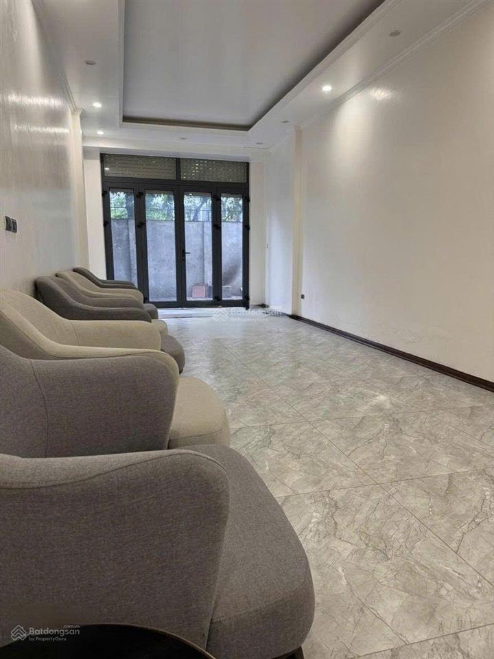 Cho thuê nhà riêng 70m*, 6 tầng thang máy phố 71 lê đại hành, hai bà trưng, giá 45 triệu.