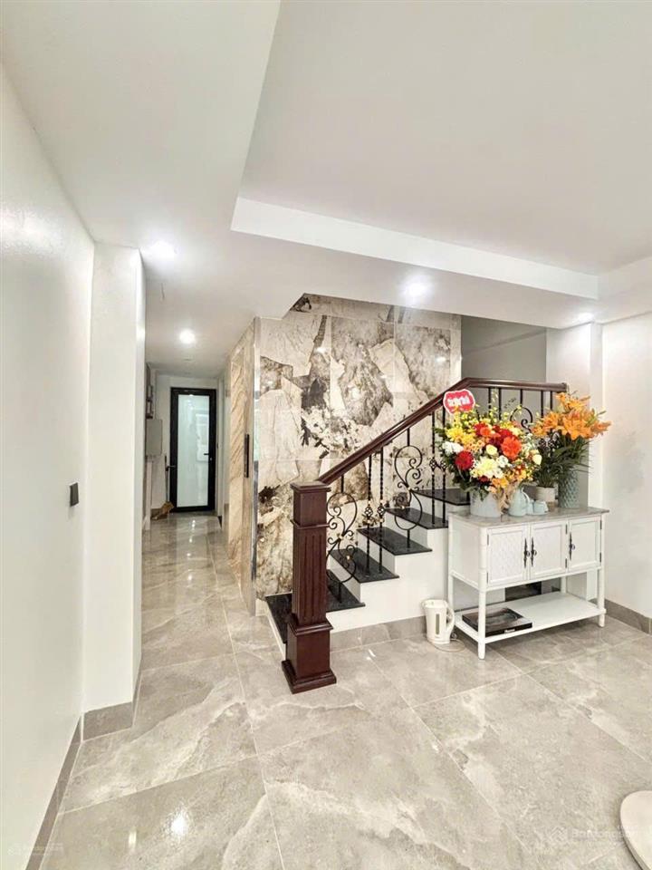 Cho thuê nhà nguyên căn 50m2 x 7 tầng, thanh nhàn, hai bà trưng, giá 37 triệu