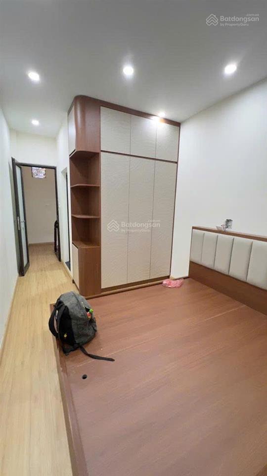 14 triệu. cho thuê nhà trung tâm 45m* 5 tầng, 3 ngủ khép kín, full đồ, 140 trung phụng, đống đa