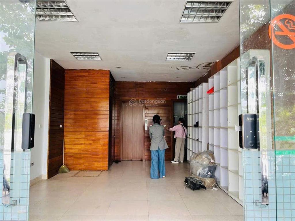 Cho thuê nhà 45m x 7 tầng, thang máy, xã đàn 2 (mặt hồ đắc di), giá 29 triệu (tl).