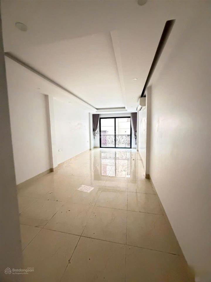 20 triệu, thang máy, đầm trấu. cho thuê nhà 6 tầng đầm trấu, hai bà trưng.