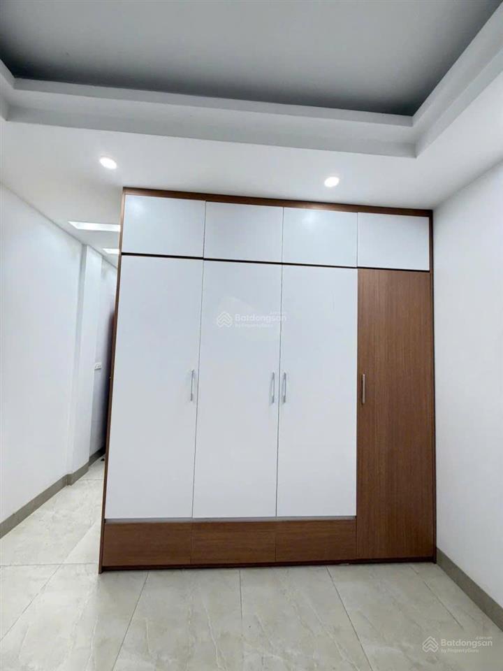 20 triệu, thang máy, đầm trấu. cho thuê nhà 6 tầng đầm trấu, hai bà trưng.