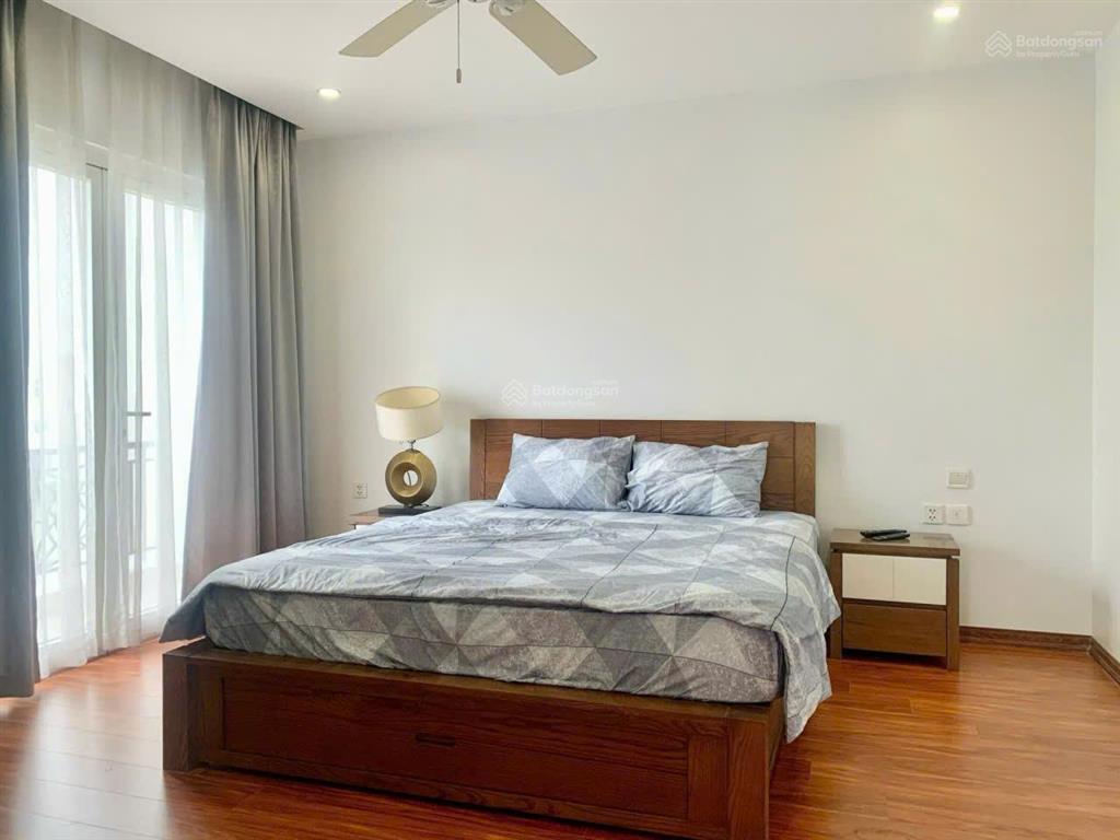 Cho thuê biệt thự vinhomes riverside đường hoa sữa, long biên