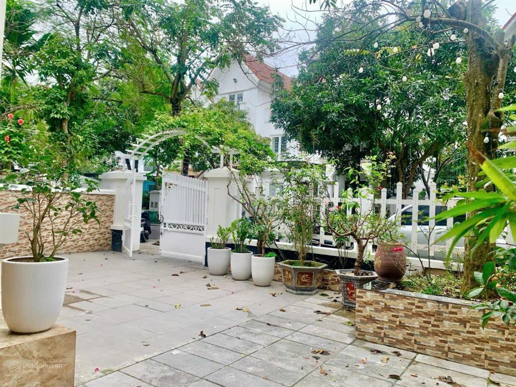 Cho thuê biệt thự vinhomes riverside đường hoa sữa, long biên