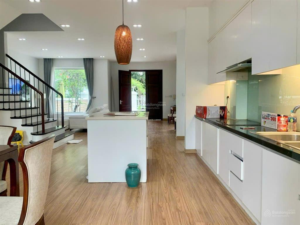 Cho thuê biệt thự vinhomes riverside đường hoa sữa, long biên