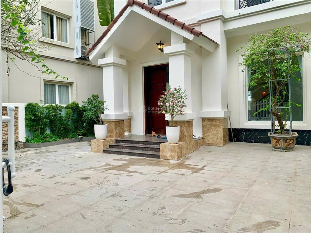 Cho thuê biệt thự vinhomes riverside đường hoa sữa, long biên