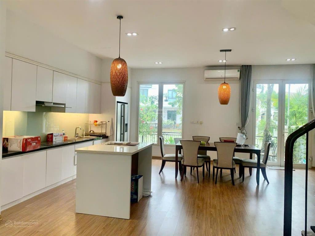 Cho thuê biệt thự vinhomes riverside đường hoa sữa, long biên