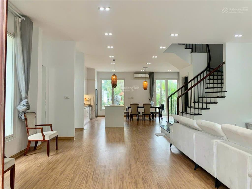 Cho thuê biệt thự vinhomes riverside đường hoa sữa, long biên