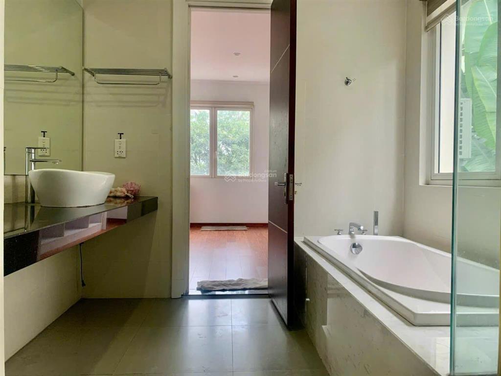 Cho thuê biệt thự vinhomes riverside đường hoa sữa, long biên