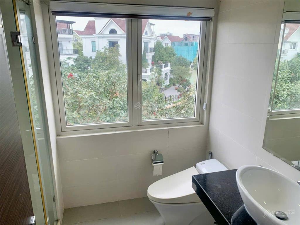 Cho thuê biệt thự vinhomes riverside đường hoa sữa, long biên