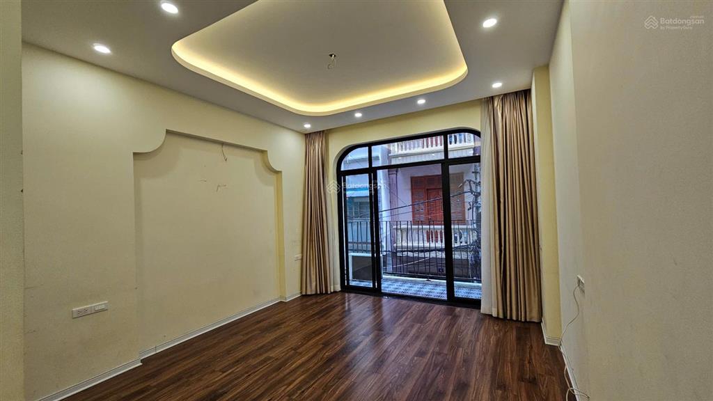 Cho thuê nhà nguyên căn vạn phúc, vạn bảo, khu vực đắc địa, trung tâm ba đình.
