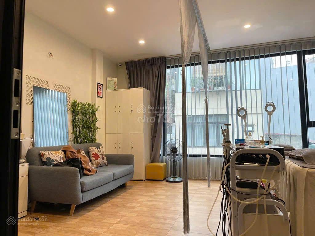 Cho thuê mặt bằng kinh doanh tốt, chùa quỳnh, hai bà trưng, 23 triệu/tháng  220 m2