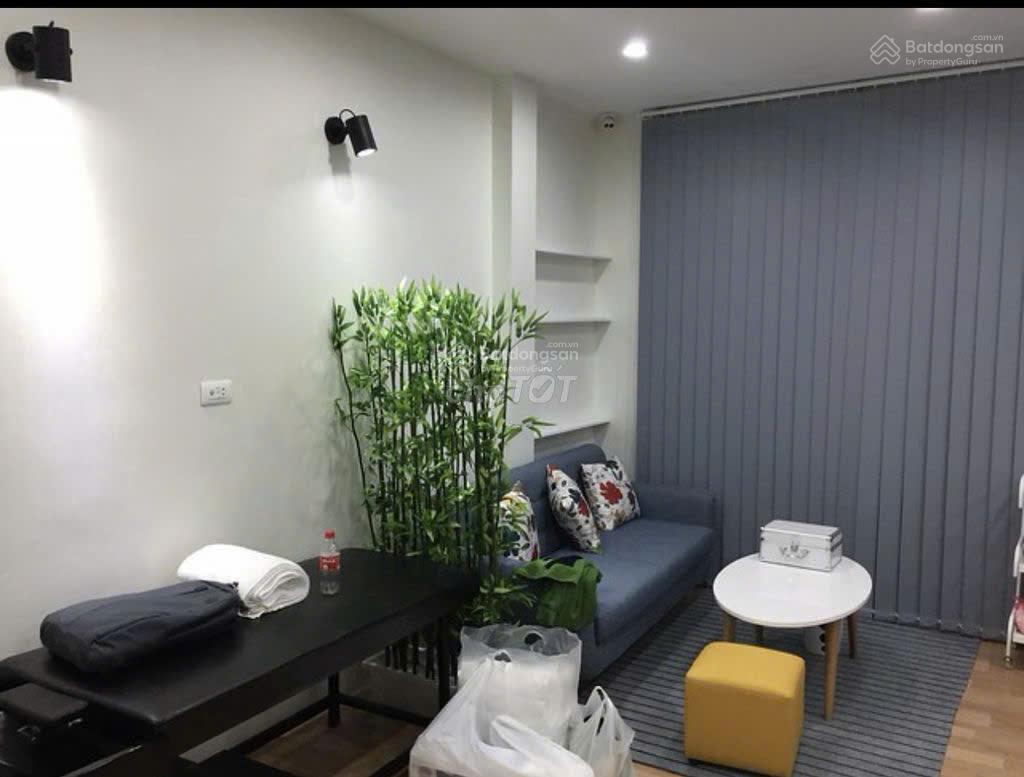 Cho thuê mặt bằng kinh doanh tốt, chùa quỳnh, hai bà trưng, 23 triệu/tháng  220 m2