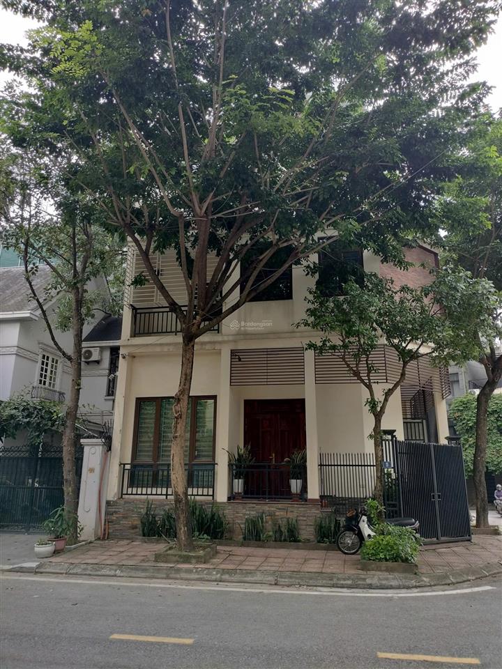 Cho thuê biệt thự 110m2*3.5 tầng, full nội thất, lô góc, khu lâm hạ, bồ đề, long biên,giá 30 triệu.
