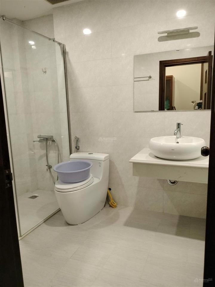 Cho thuê biệt thự 110m2*3.5 tầng, full nội thất, lô góc, khu lâm hạ, bồ đề, long biên,giá 30 triệu.