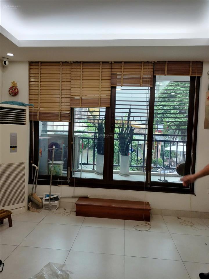 Cho thuê biệt thự 110m2*3.5 tầng, full nội thất, lô góc, khu lâm hạ, bồ đề, long biên,giá 30 triệu.