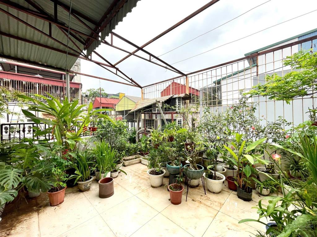 Cho thuê nhà nguyên căn ngõ 256 đê la thành, đống đa  ngay ngã 4 hoàng cầu hào nam giảng võ