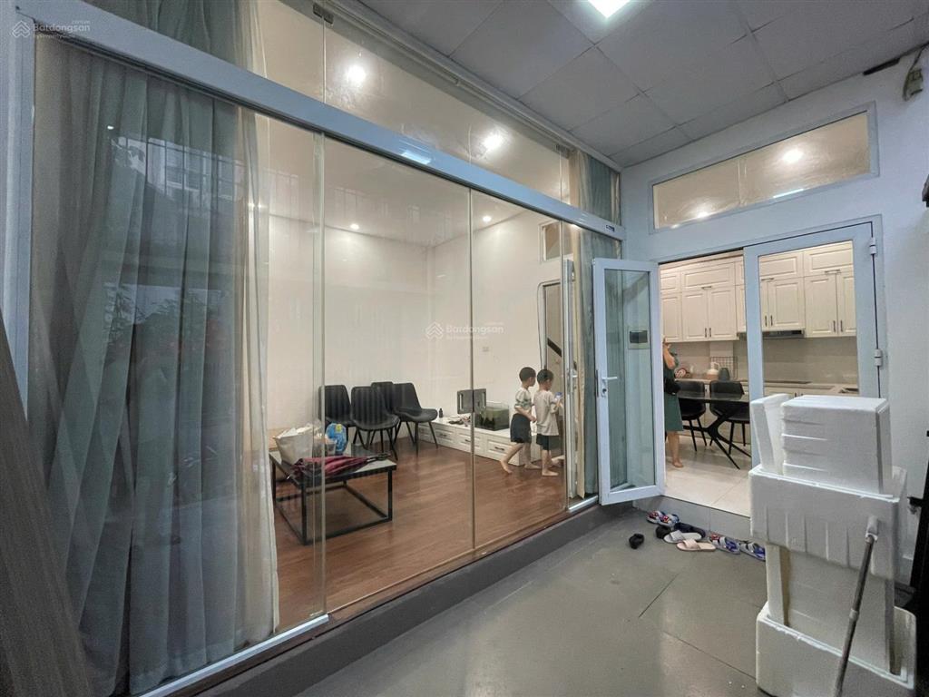 Cho thuê nhà nguyên căn ngõ 256 đê la thành, đống đa  ngay ngã 4 hoàng cầu hào nam giảng võ