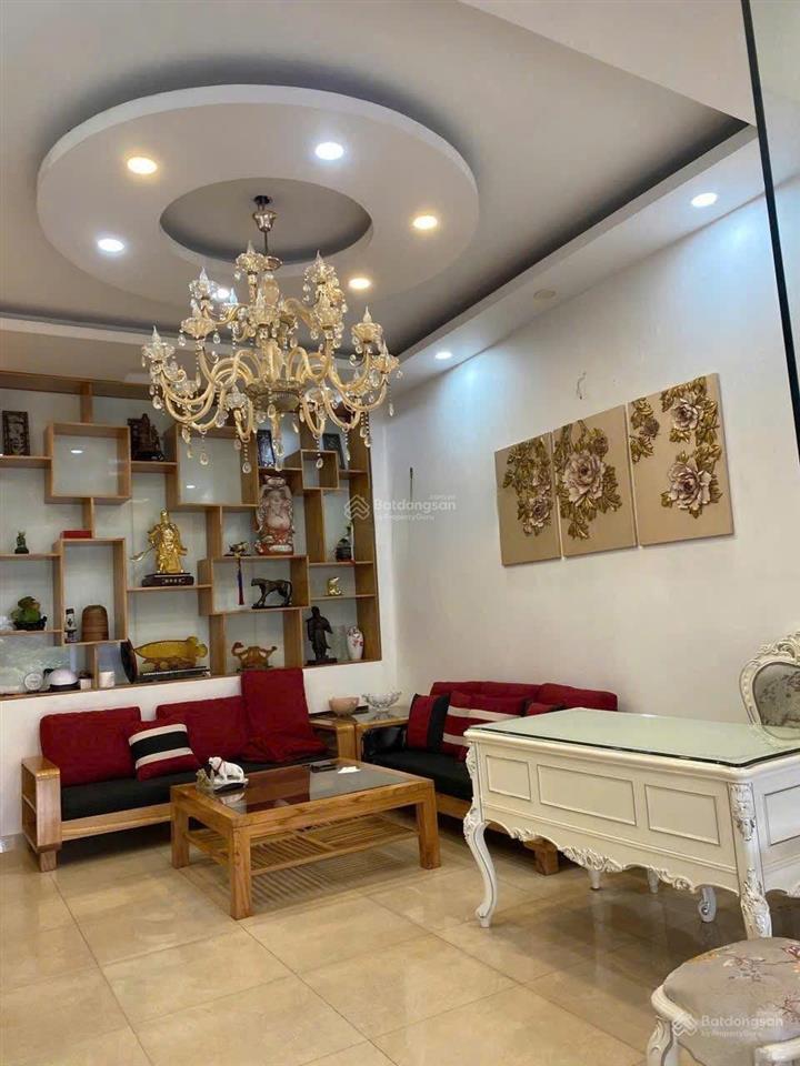Cho thuê nhà 85m*4.5 tầng, mặt đường nguyễn khoái, hai bà trưng, giá 15 triệu