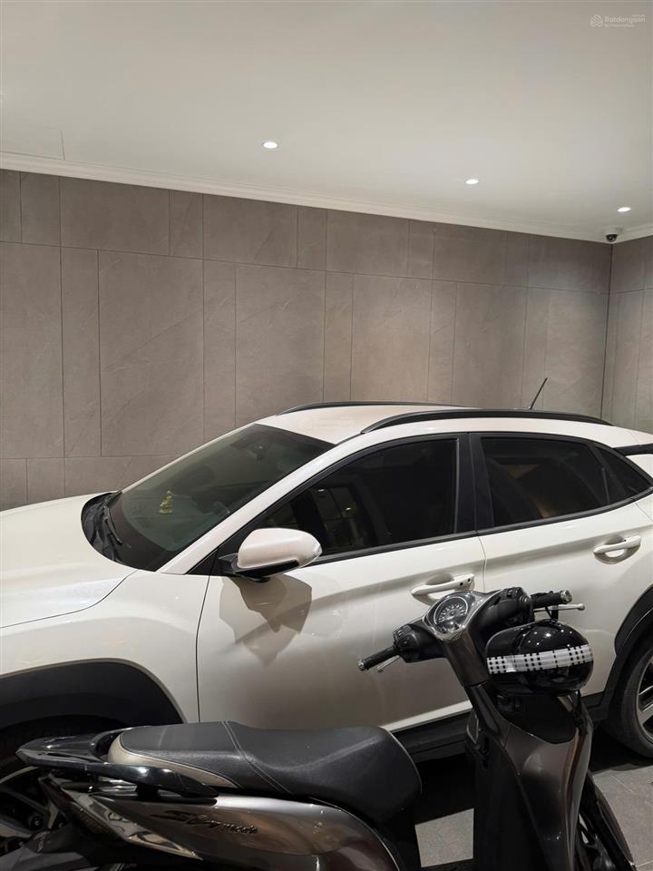 Cho thuê nhà 90m*5.5 tầng, full nội thất đẹp, phố hồng hà, hoàn kiếm, giá 35 triệu.